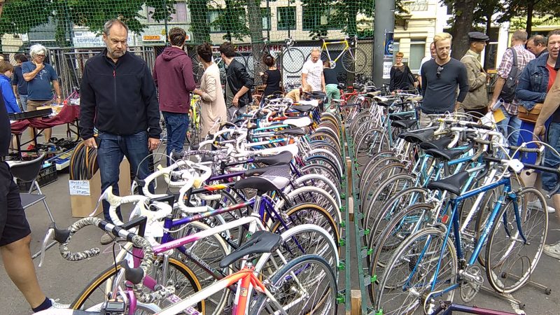 lichten bom Taalkunde Retro fietsmarkt Bazaar Bicyclette in Antwerpen | Vintagefiets